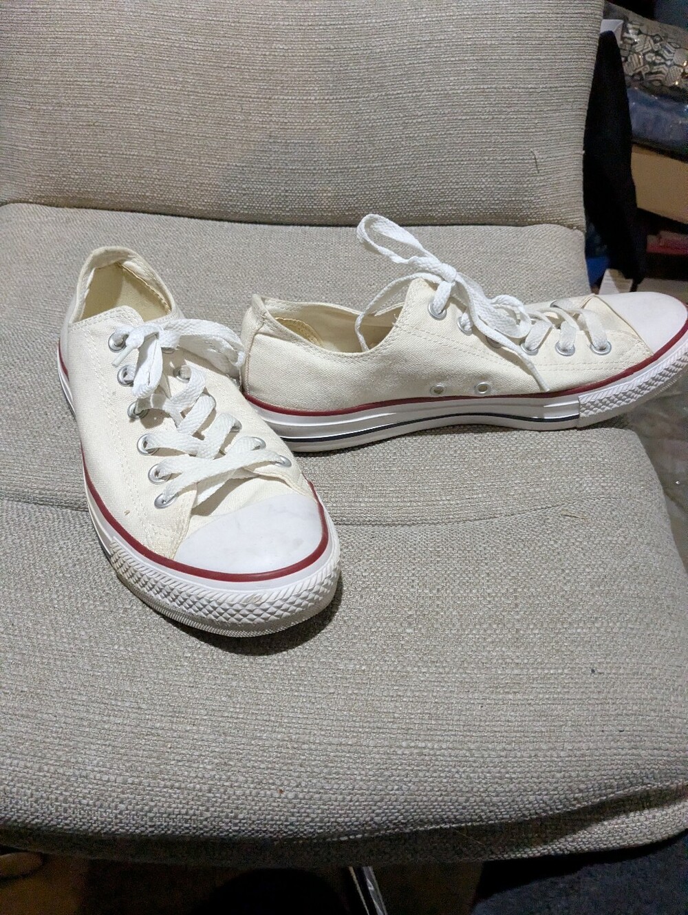 Women's Converse size 9